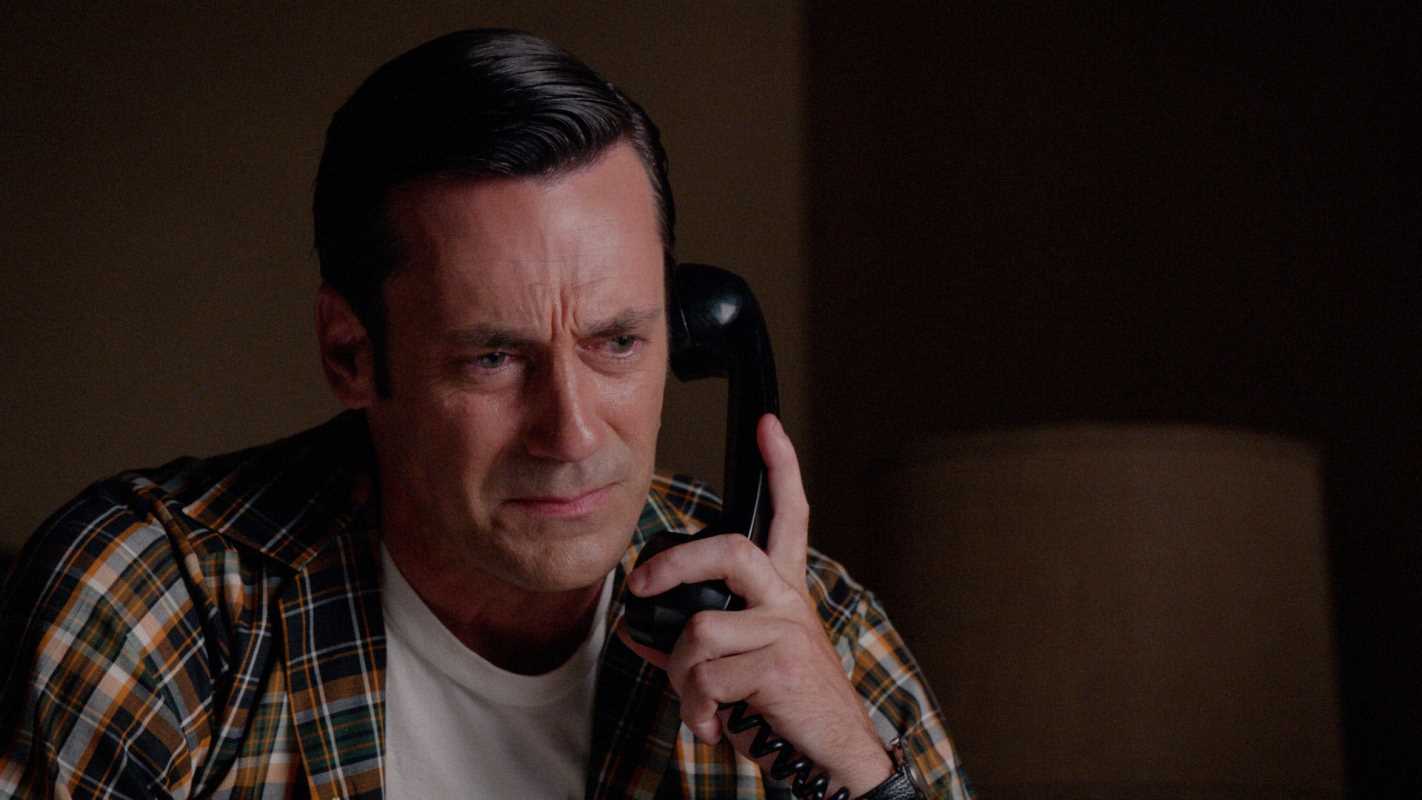 Casual Retro Looks Seen on Popular TV Characters